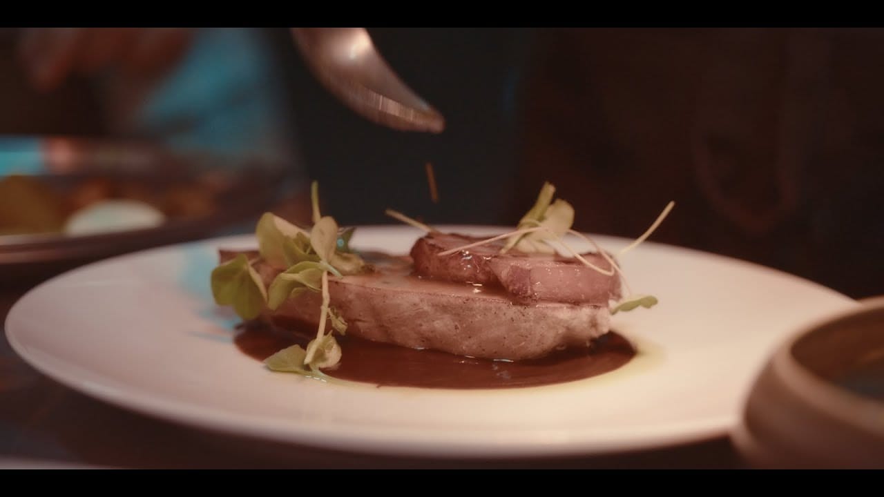 Documentaire sur les métiers du CHR (café, hôtel, restaurant) à La Réunion, par Lign7 Studio